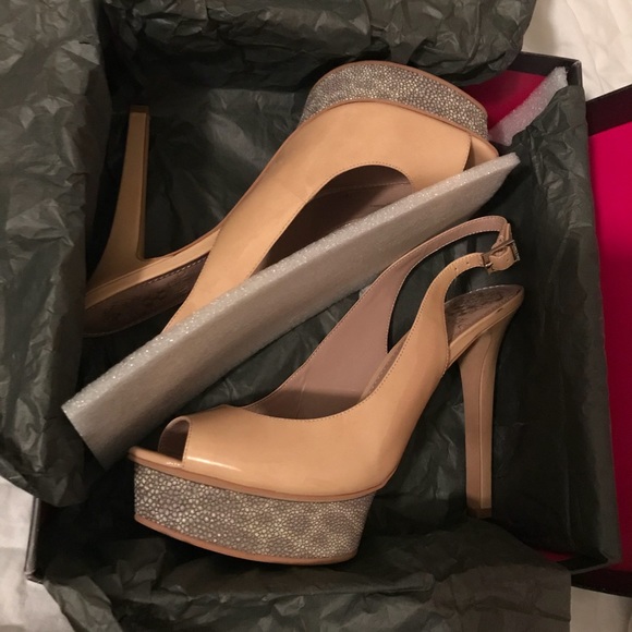 Vince Camuto VC-Leala Petal Slingback Stilettos - Picture 2 of 7